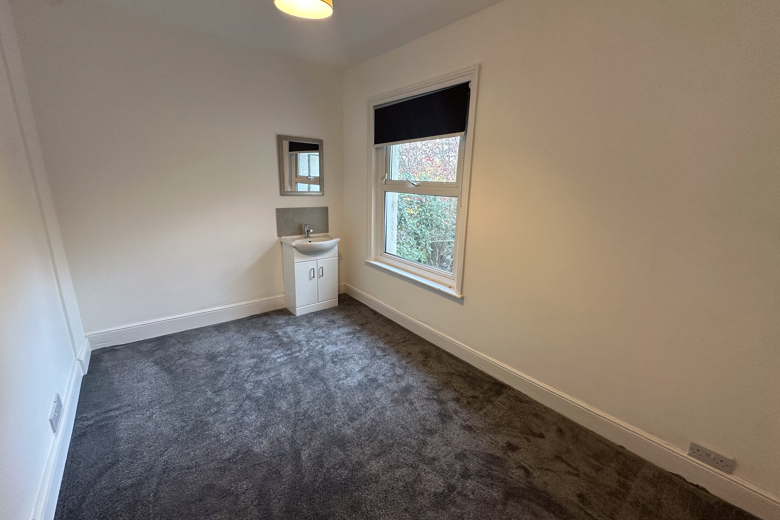 6 Bedroom House in  BOURNEMOUTH (1)