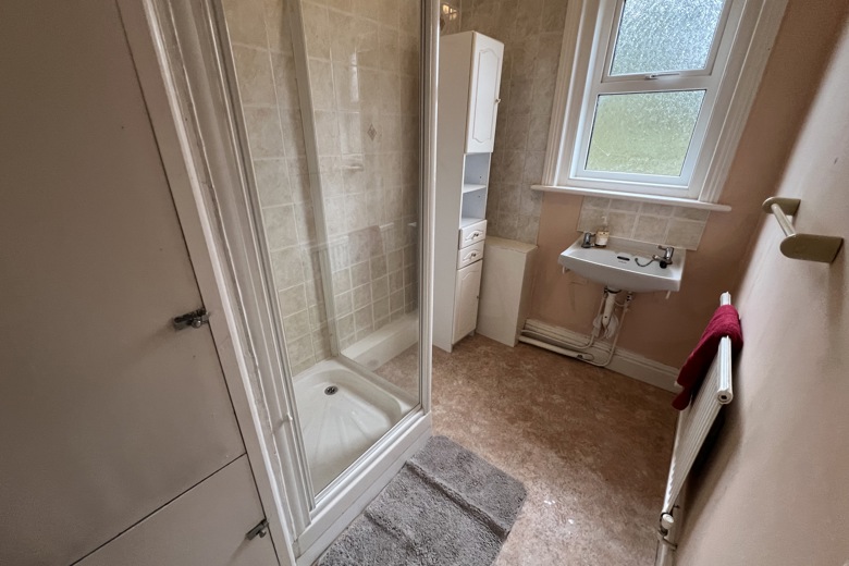 2 Bedroom Flat in Richmond Park Road Bournemouth