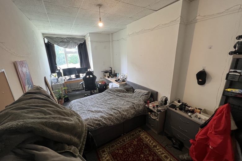 7 Bedroom Flat in Charminster Road BOURNEMOUTH