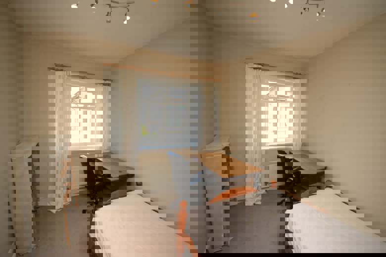 4 Bedroom Bungalow in Redhill Drive, Bournemouth  BOURNEMOUTH