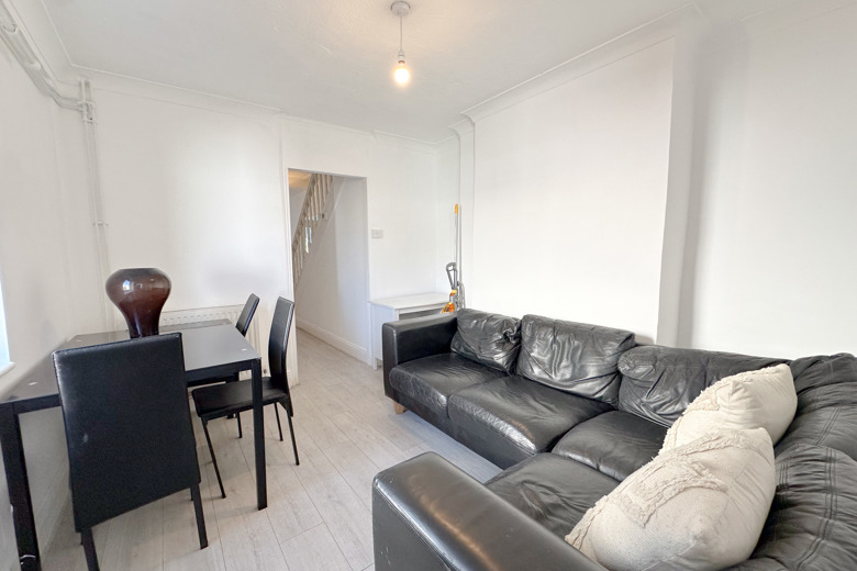 5 Bedroom House in Stewart Road Bournemouth