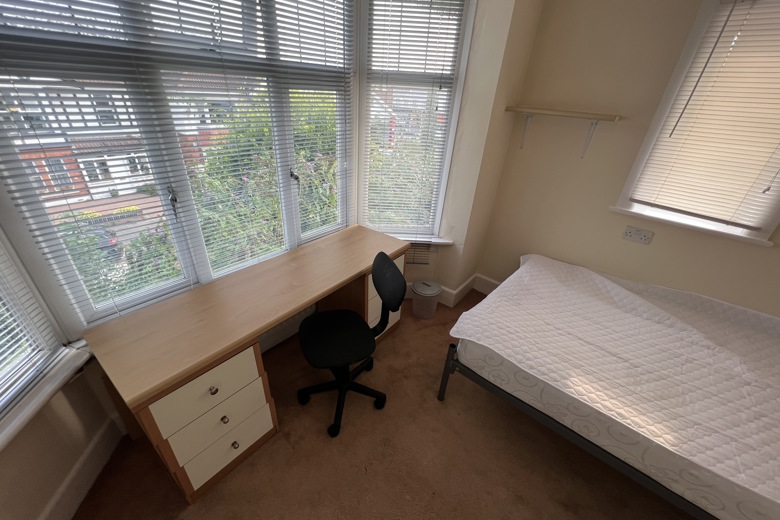 5 Bedroom House in Maxwell Road BOURNEMOUTH