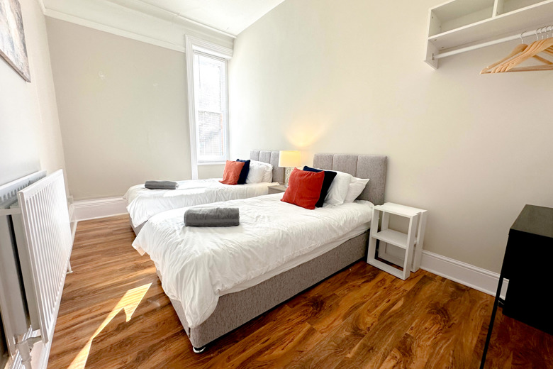 3 Bedroom Flat in West Hill Road BOURNEMOUTH