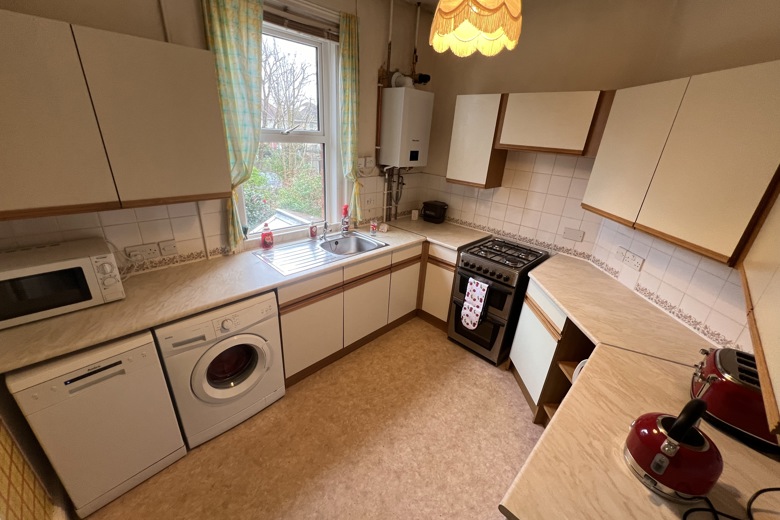 2 Bedroom Flat in Richmond Park Road Bournemouth