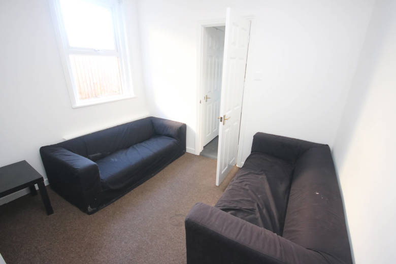 5 Bedroom House in Pine Road BOURNEMOUTH