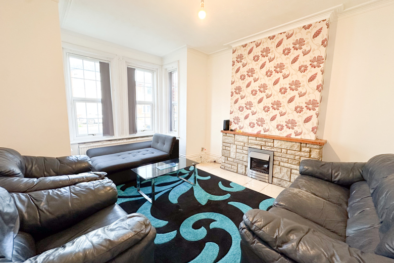 5 Bedroom House in  BOURNEMOUTH