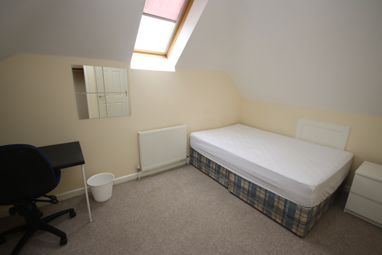 5 Bedroom House in Wycliffe Gardens BOURNEMOUTH