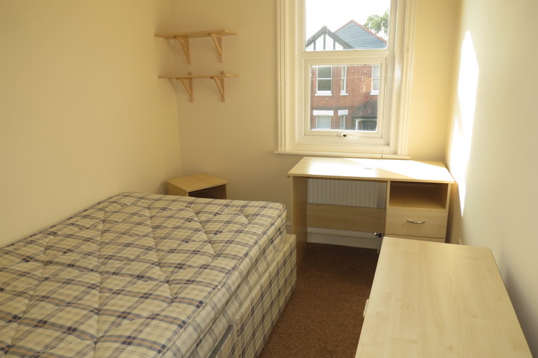 6 Bedroom House in Frederica Road BOURNEMOUTH (1)