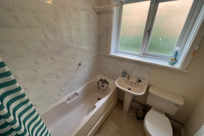 5 Bedroom House in Maxwell Road BOURNEMOUTH