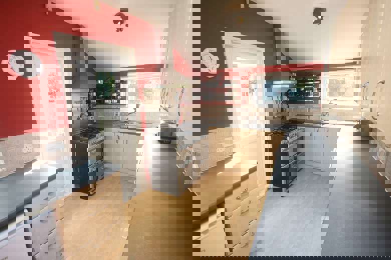 7 Bedroom Bungalow in Namu Road BOURNEMOUTH