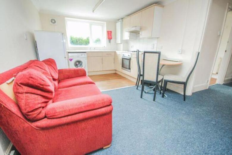 3 Bedroom Flat in Alma Road BOURNEMOUTH