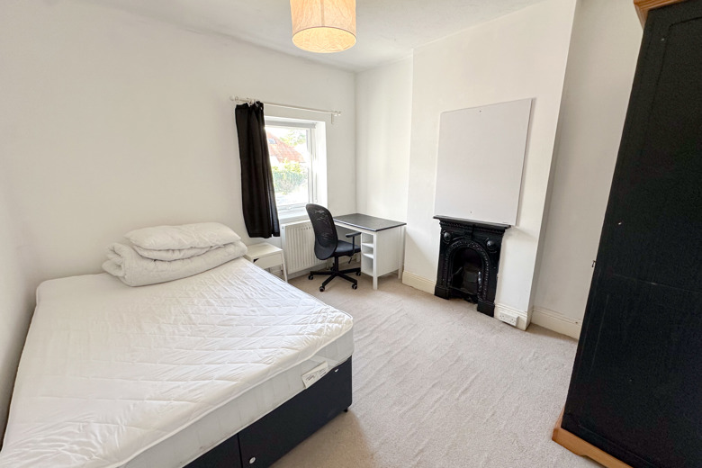 5 Bedroom House in Stewart Road Bournemouth