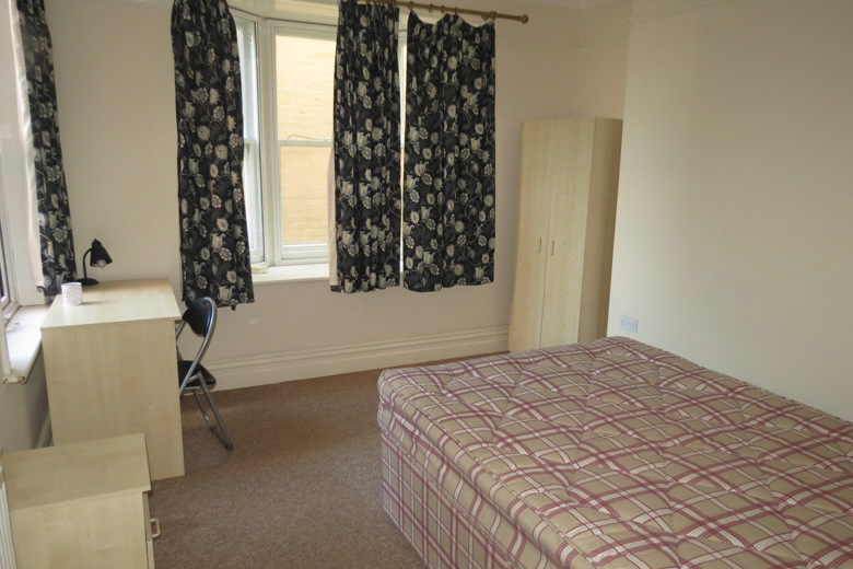 6 Bedroom House in Frederica Road BOURNEMOUTH (1)