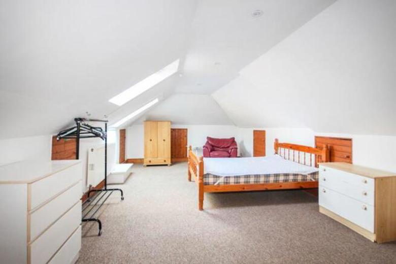 5 Bedroom House in Cherford Road BOURNEMOUTH