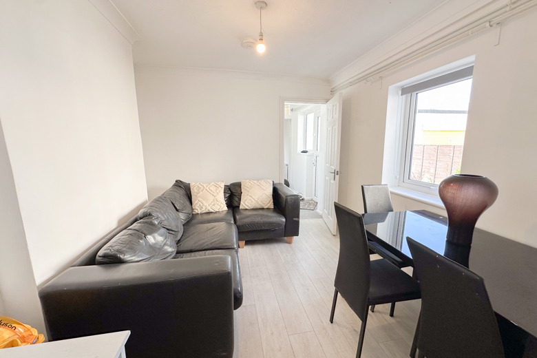 5 Bedroom House in Stewart Road Bournemouth