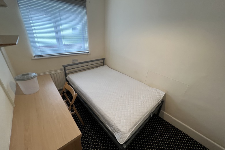 5 Bedroom House in Maxwell Road BOURNEMOUTH